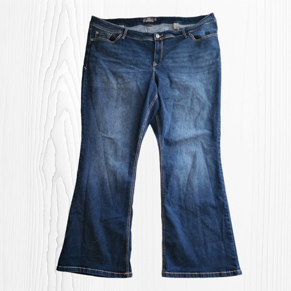 Torrid Denim Relaxed Boot Jeans Women’s Size 20R Dark Wash Stretch - Picture 1 of 9